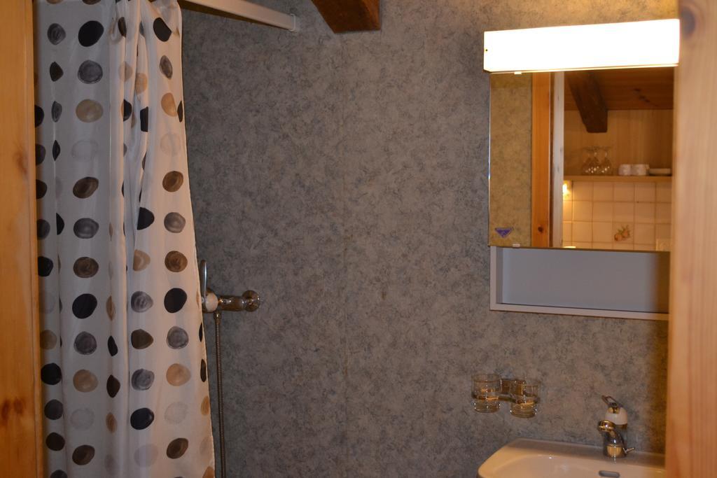 B&B Chasa Arfusch 아르데츠 객실 사진