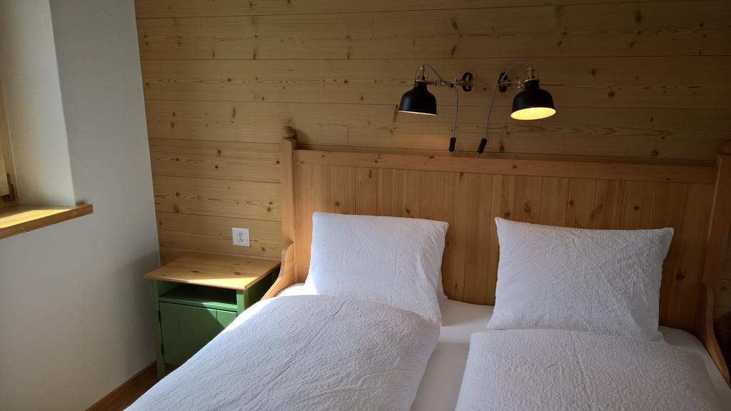 B&B Chasa Arfusch 아르데츠 외부 사진