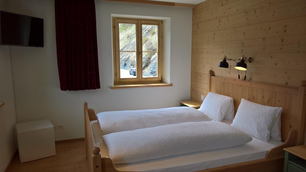 B&B Chasa Arfusch 아르데츠 외부 사진