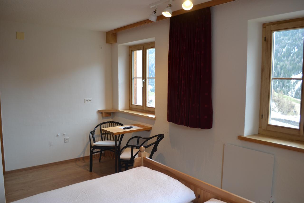 B&B Chasa Arfusch 아르데츠 외부 사진